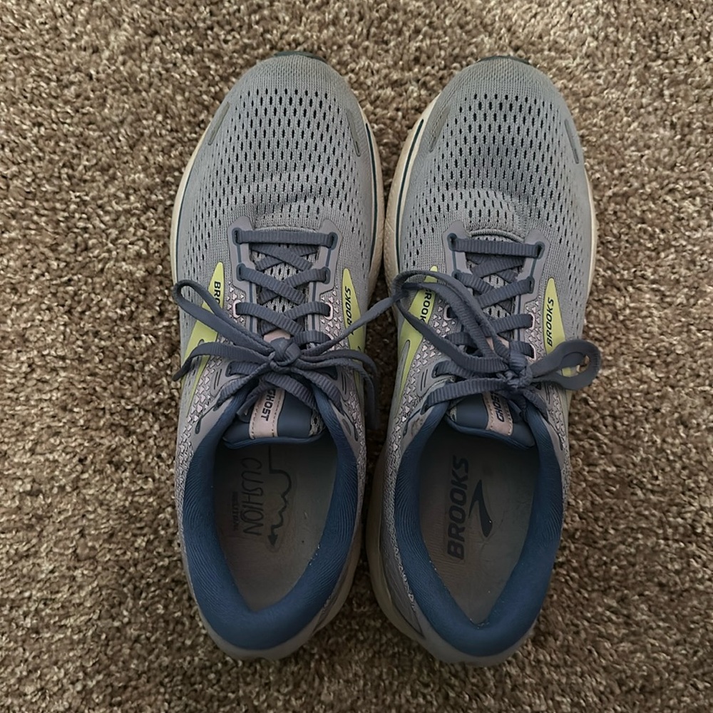 Brooks women’s running shoes purple size 10.5